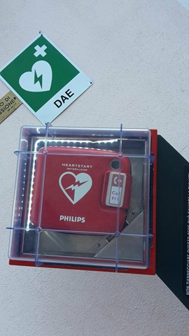 DEFIBRILLATORE_4.jpg